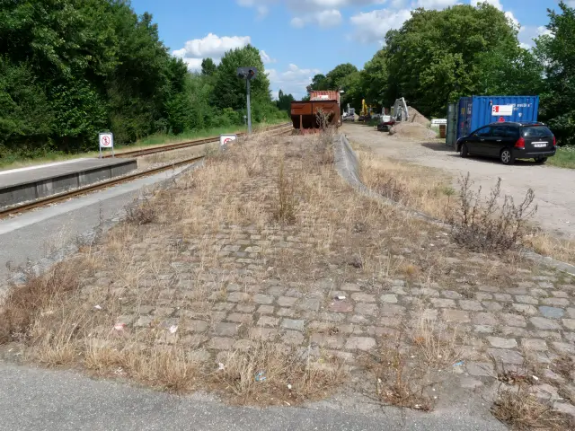 Billede af Store Merløse Stations læsserampe.