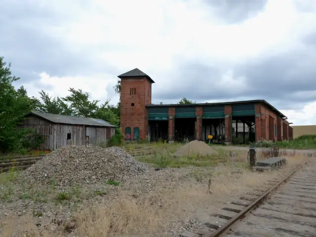 Billede af Tølløse Stations remise.