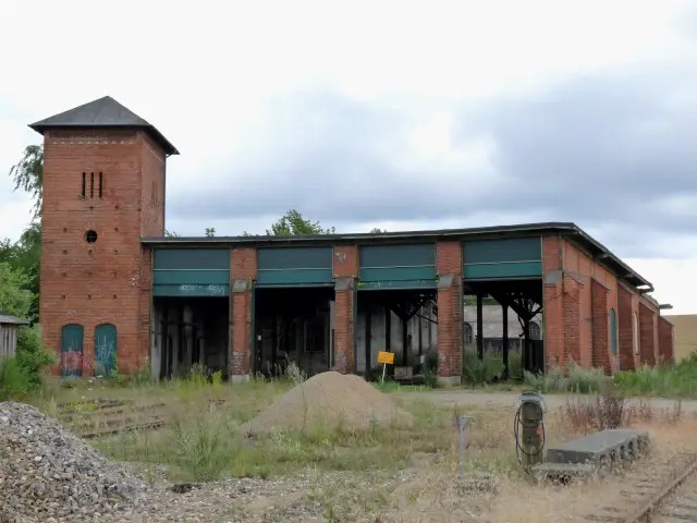Billede af Tølløse Stations remise.