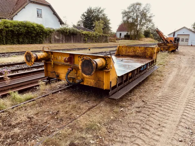 Billede af tog ud for Firhøj Station.