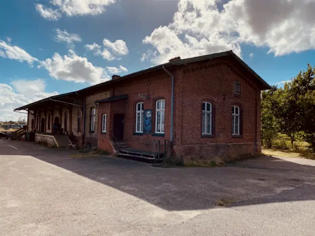 Billede af Tønder H Stations varehus.
