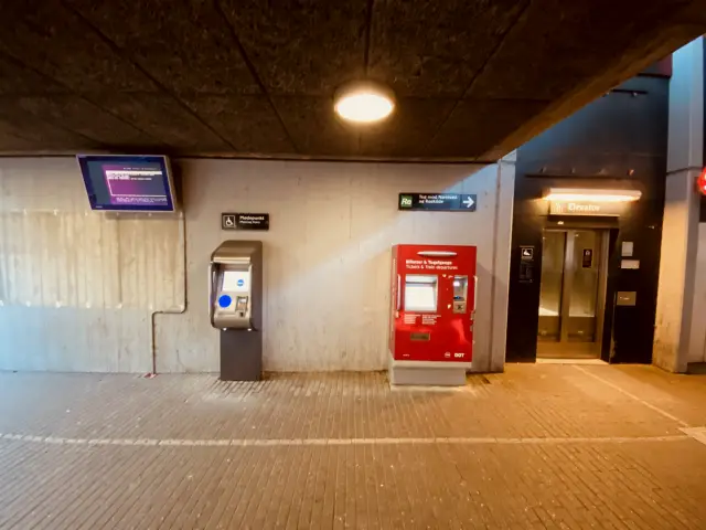 Billede af Ølby S-togstrinbræt.