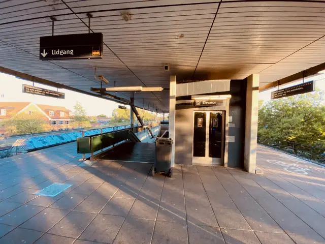 Billede af Ølby S-togstrinbræt.