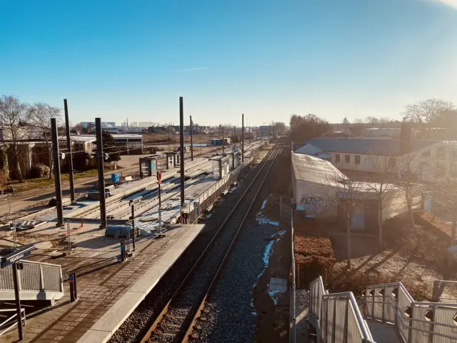 Billede af Hjallese Letbanestation.