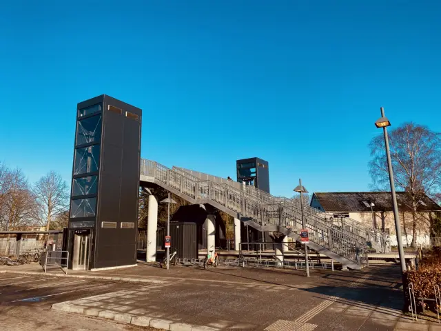 Billede af Hjallese Station.