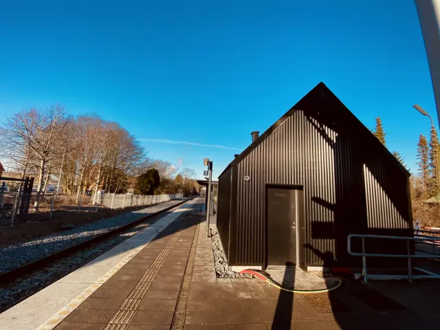 Billede af Hjallese Station.