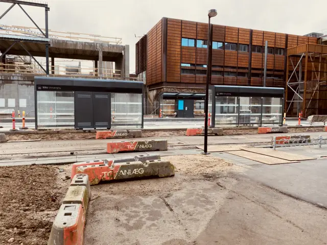Billede af SDU Letbanestation.