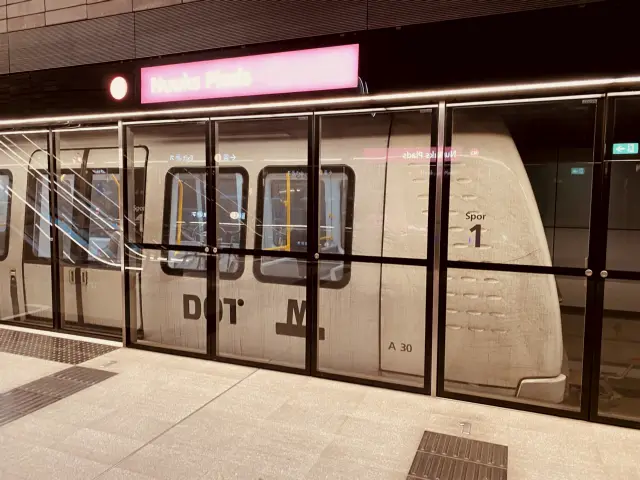 Billede af Nuuks Plads Metrostation.