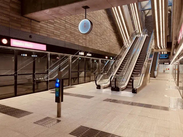 Billede af Nuuks Plads Metrostation.