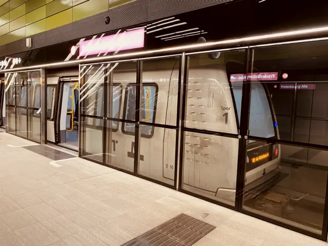 Billede af Frederiksberg Allé Metrostation.
