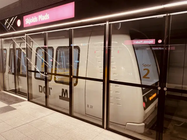 Billede af Skjolds Plads Metrostation.