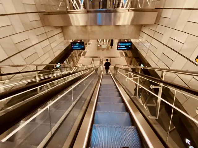 Billede af Poul Henningsens Plads Metrostation.