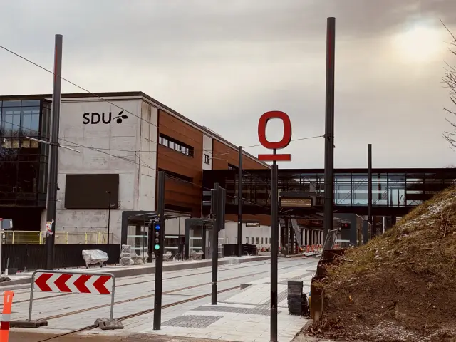 Billede af Campus Odense Letbanestation.