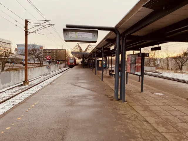 Billede af Taastrup S-togstrinbræt.