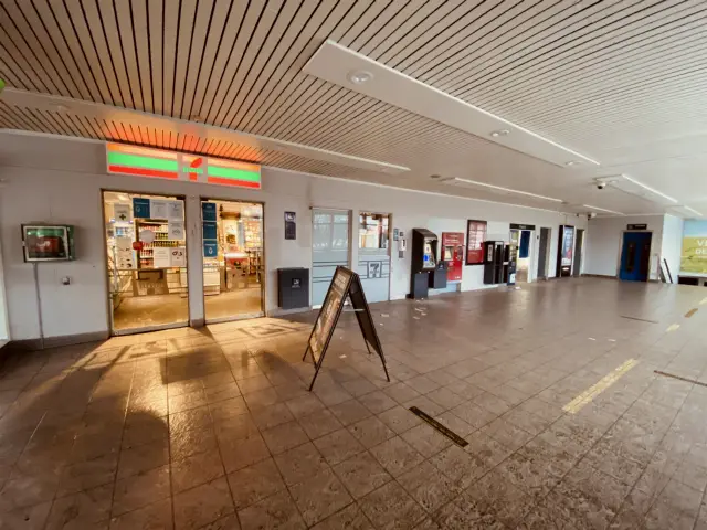 Billede af Albertslund S-togstrinbræt.