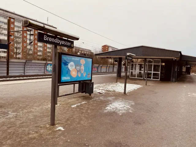Billede af Brøndbyøster S-togstrinbræt.