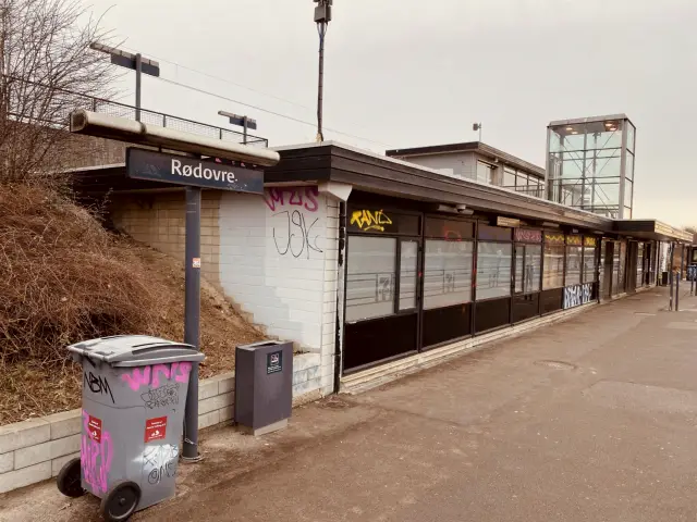 Billede af Rødovre S-togstrinbræt.