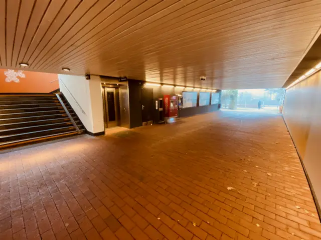 Billede af Værløse S-togstrinbræt.