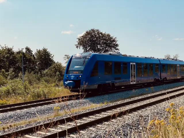 Billede af NJJ LM 604 fotograferet ud for Skalborg Station.