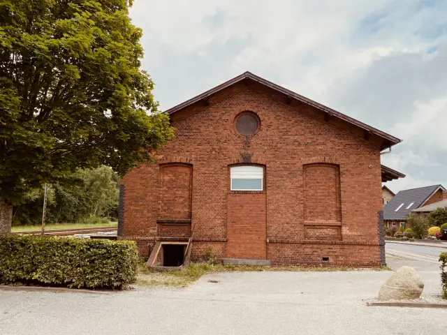 Billede af Hobro Stations varehus.