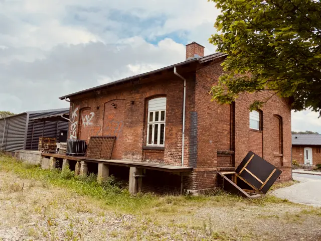 Billede af Hobro Stations varehus.