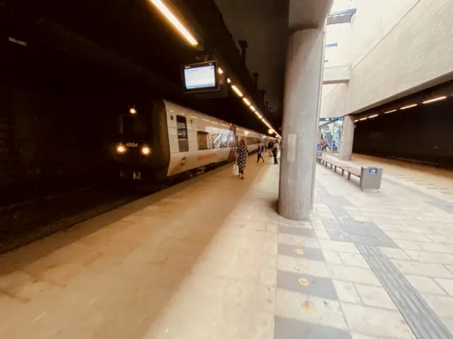 Billede af tog på Tårnby Station.