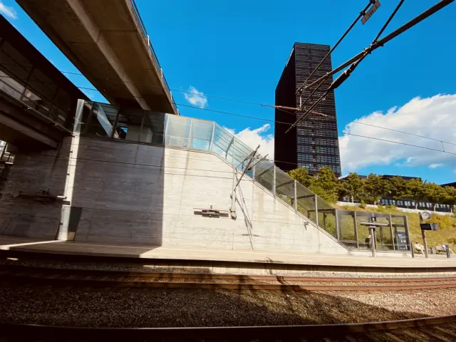 Billede af Ørestad Station.