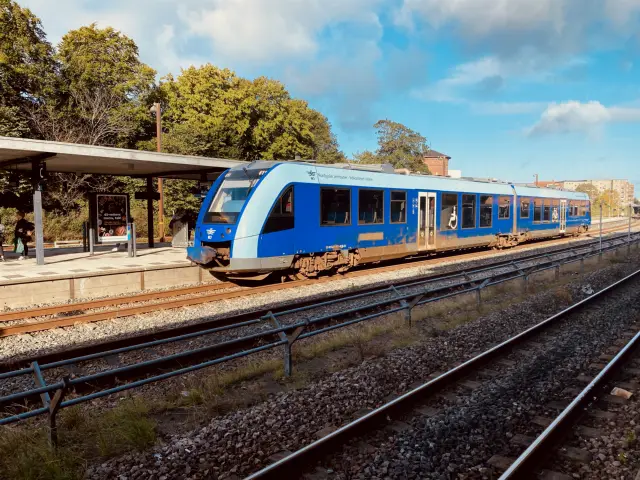Billede af NJJ LM 611 fotograferet ud for Aalborg Station.