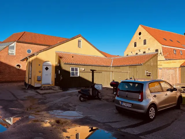 Billede af Maribo Stations remise.