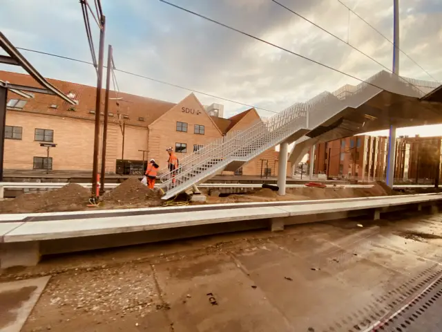 Billede af etableringen af den nye gangbro ved Slagelse Station.