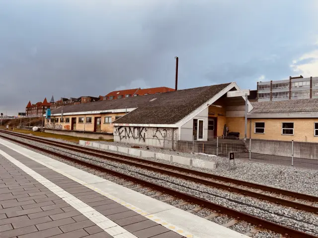 Billede af Randers Stations varehus.