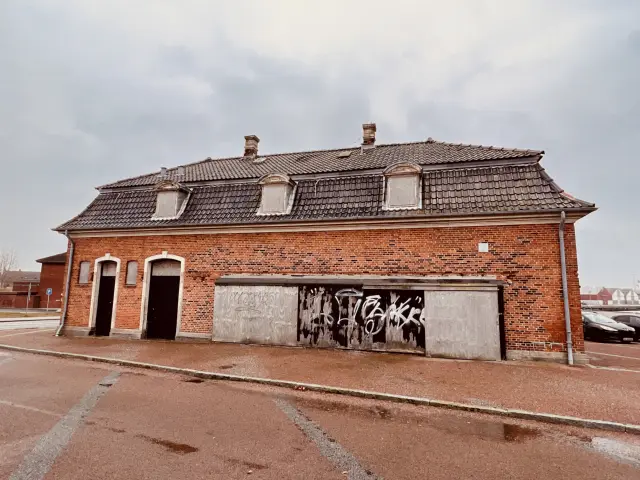 Billede af Korsør Stations varehus.