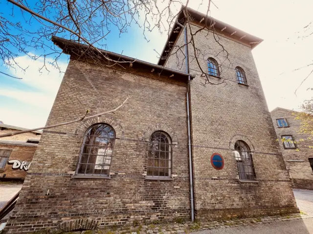 Billede af Roskilde Stations vandtårn.