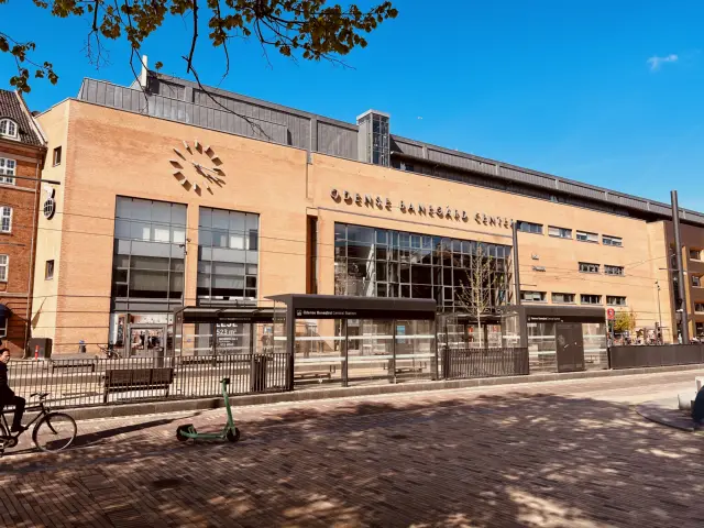 Billede af Odense Banegård Letbanestation.