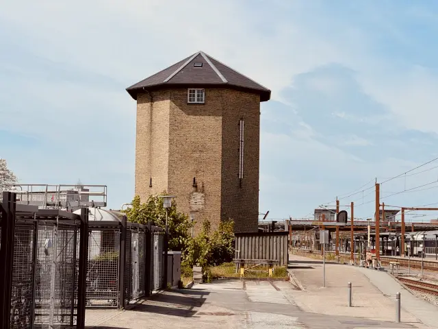 Billede af Næstved Stations vandtårn.