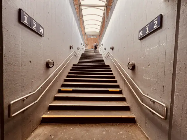 Billede af Trekroner Station.