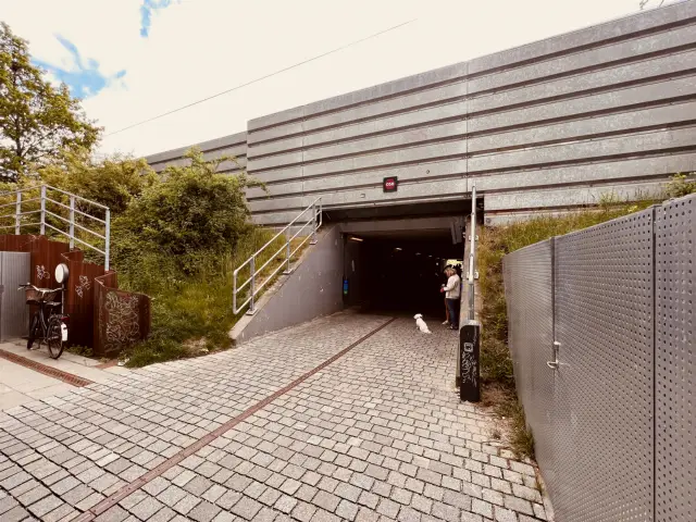 Billede af Trekroner Station.