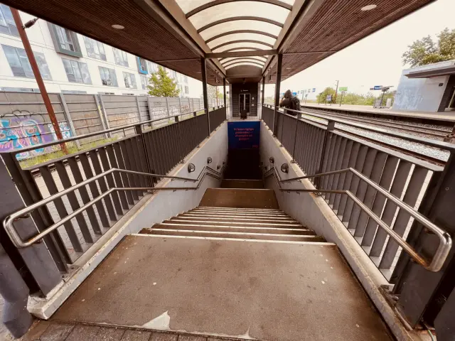 Billede af Trekroner Station.