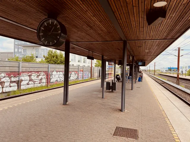 Billede af Trekroner Station.