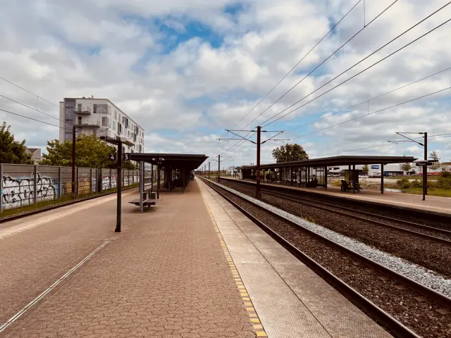 Billede af Trekroner Station.