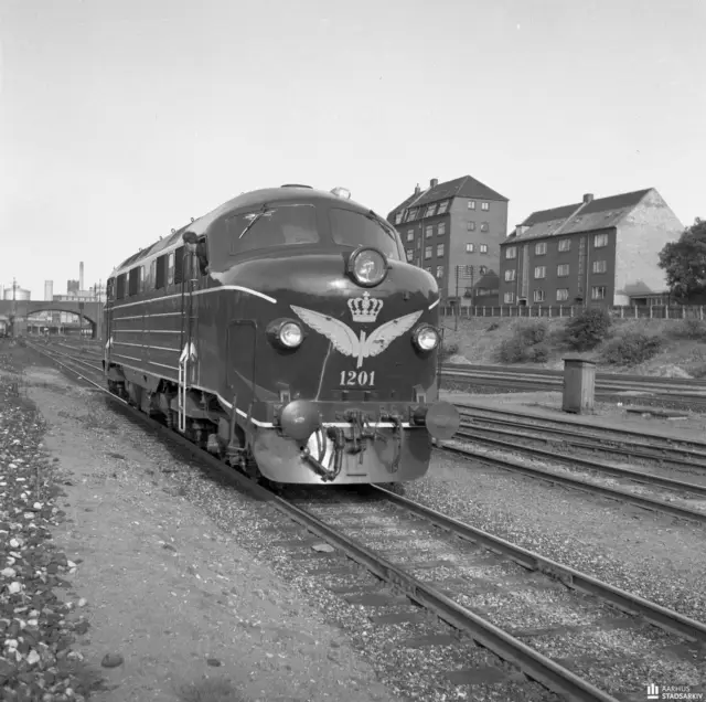 Billede af  DSB MY 1201 ud for Aarhus Hovedbanegård.