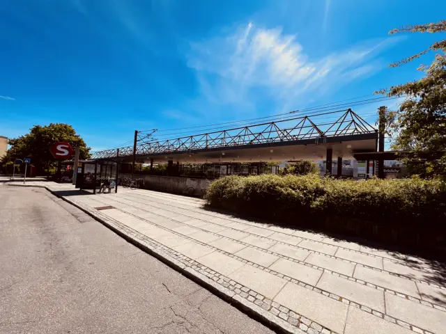 Billede af Taastrup S-togstrinbræt.