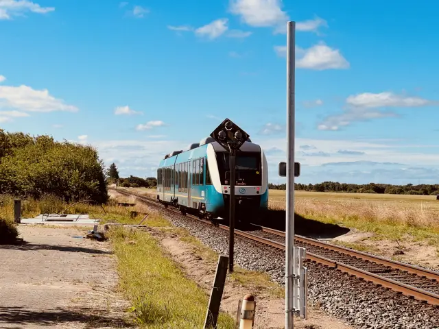 Billede af ARRIVA AR 2049 fotograferet ud for Sejstrup Station.