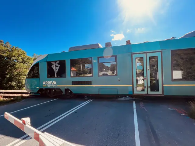 Billede af tog ud for Ribe Nørremark Station.