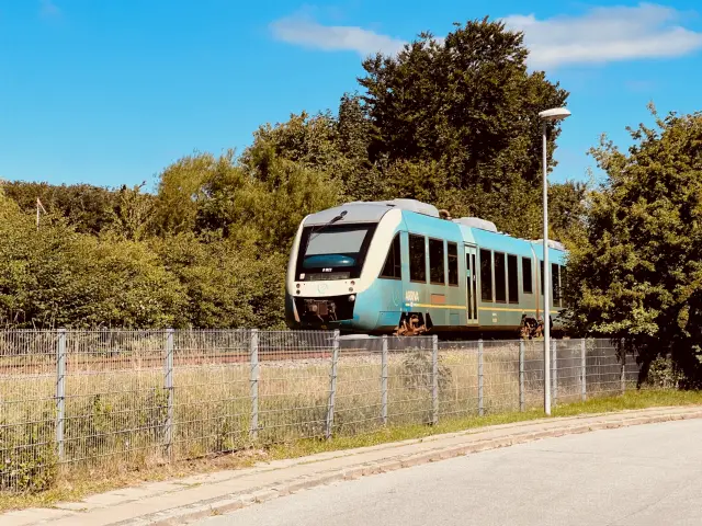 Billede af ARRIVA AR 1022 fotograferet ud for Ribe Nørremark Station.