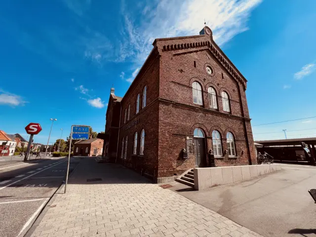 Billede af Hillerød Station.