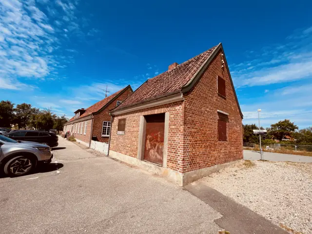 Billede af Tisvildeleje Stations retirade.