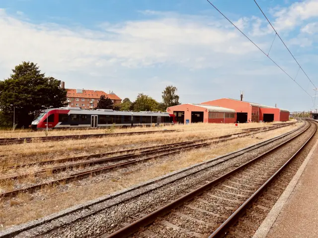 Billede af Lokaltogs remise ved Holbæk Station.