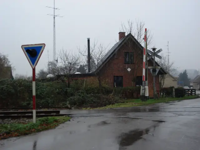 Billede af overkørslen ved Væggerløse Station.