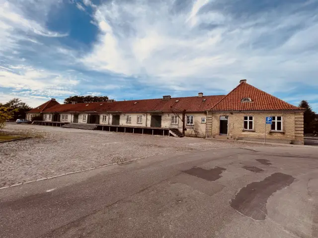Billede af Maribo Stations varehus.